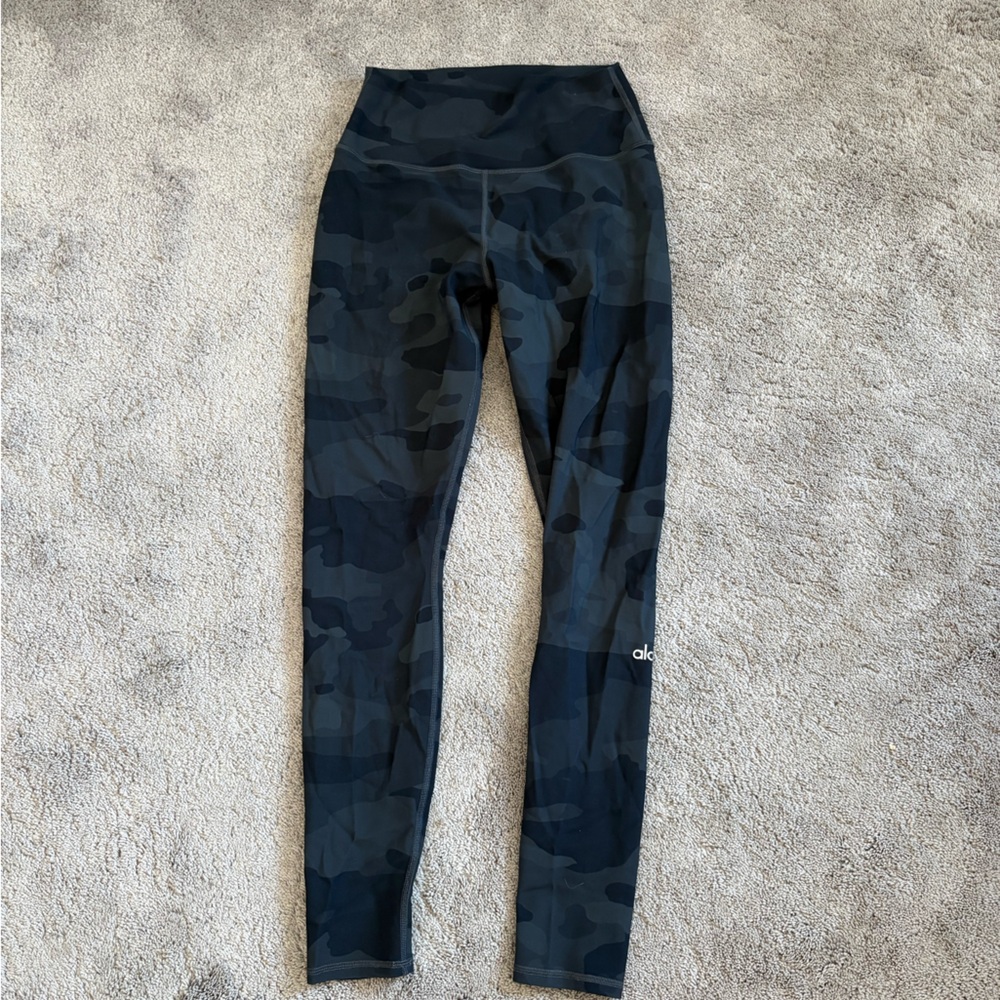 Alo Black Camo Leggings size M